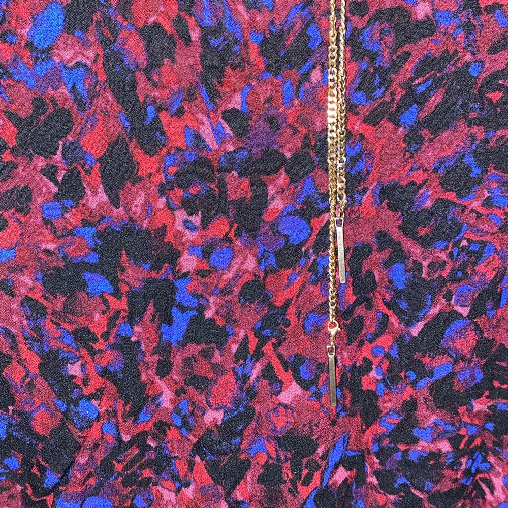 Torrid printed sleeveless top with gold chain, size 1, 1x - Picture 5 of 6